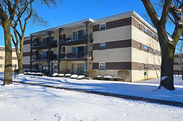 1st image of 927 8th Ave APT 7