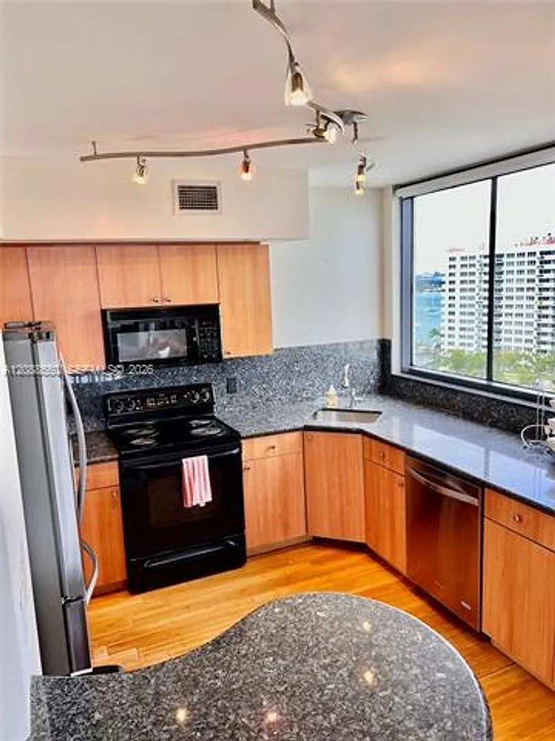 1330 West Ave cu-1207, Miami Beach, FL 33139 — Photo 1