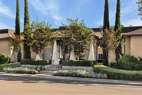 The Oaks Apartments Photo 1