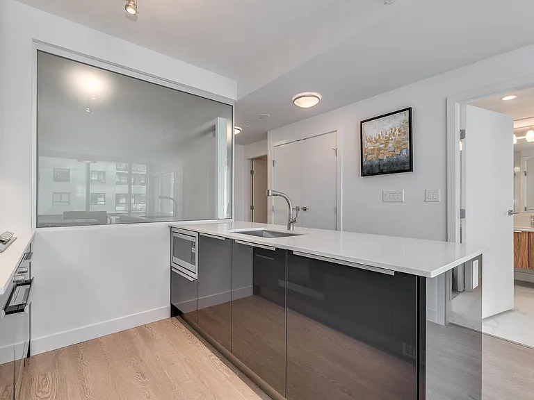 1283 Howe St #408 — Photo 6