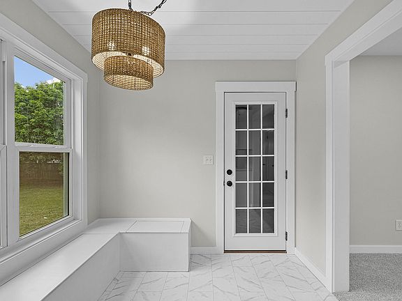 5th image of 4132 Joan Dr