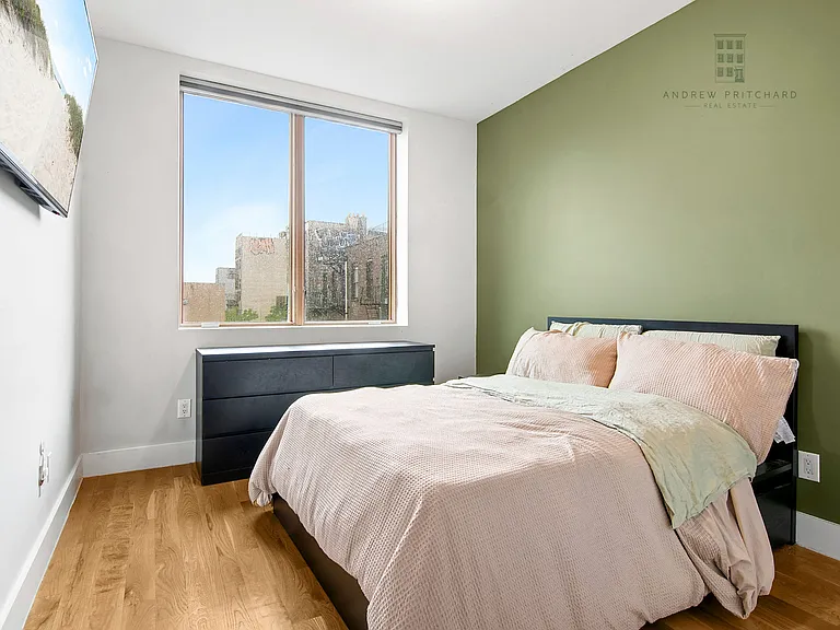 12 Lawton St #3A — Photo 5