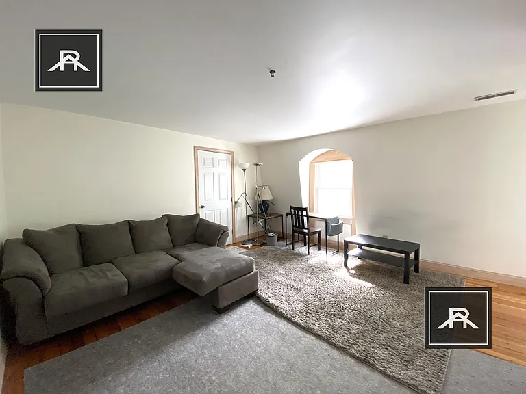 125 Vernon St #4 — Photo 8