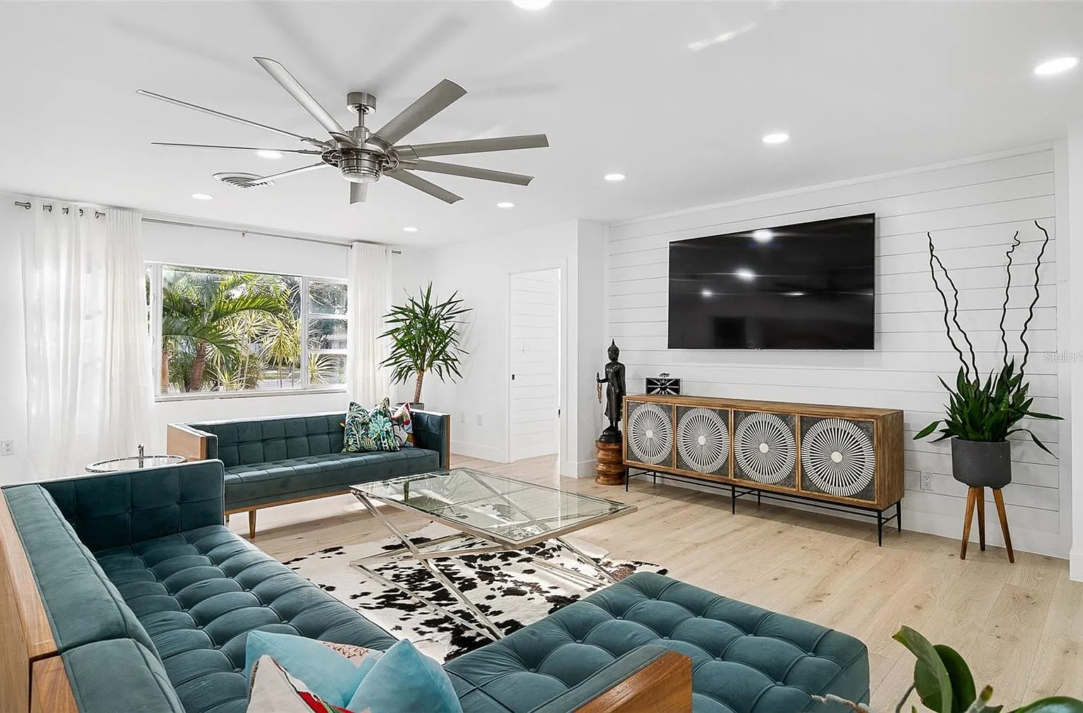 2 bed, 1842 sqft, $4,495 — Photo 3