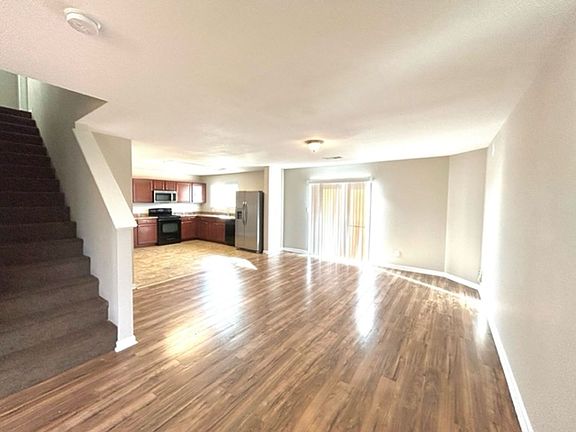 3rd image of 3243 Avalon Lake Dr