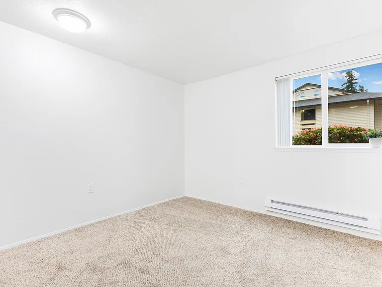 East Park Place Apartments — Photo 11
