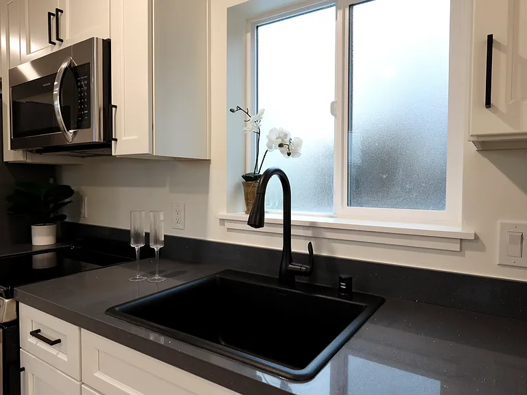 4314 Satinwood Dr — Photo 3