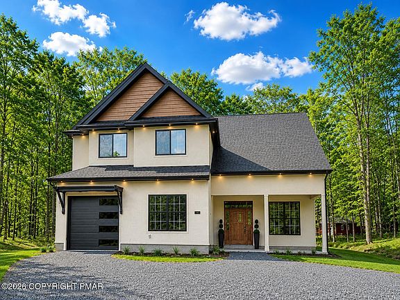 2nd image of 1109 N Rocky Mountain Dr