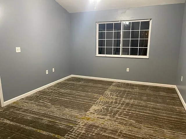 729 Spring Valley Dr — Photo 18