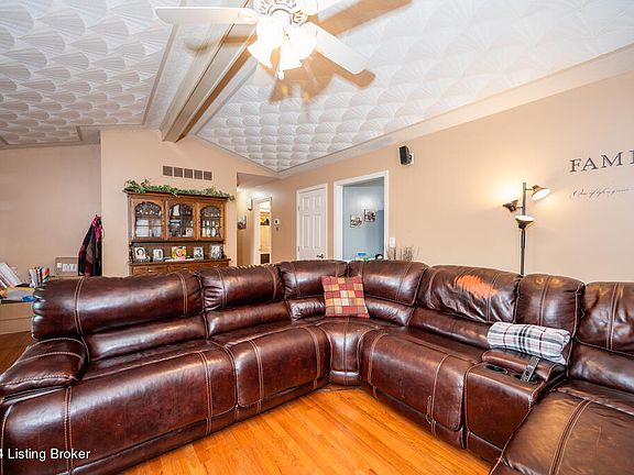 4th image of 258 Meadowridge Dr