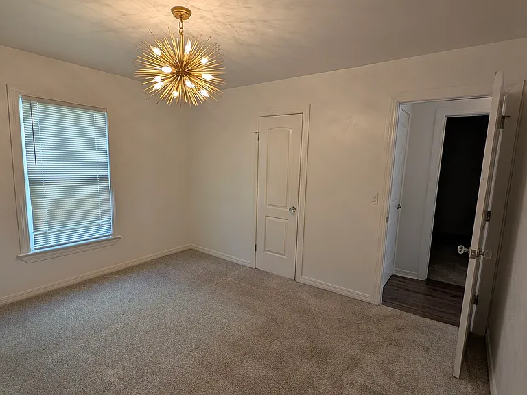 2304 NW 31st St — Photo 10
