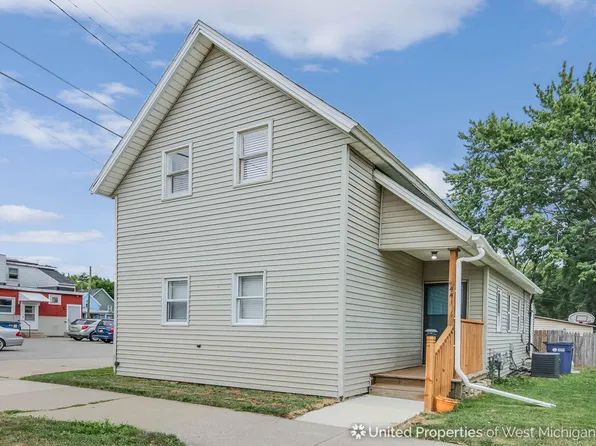 441 Crosby St NW, Grand Rapids, MI 49504