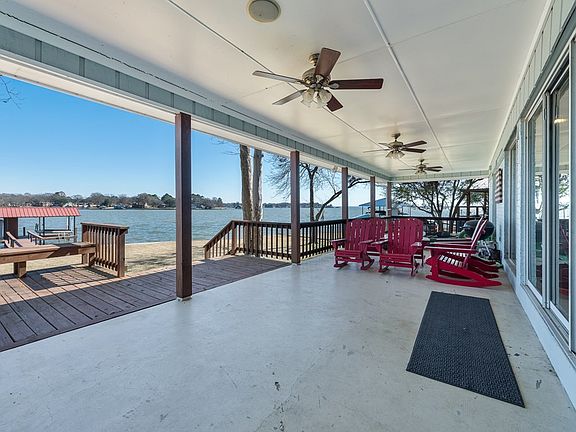 3rd image of 226 Sherwood Shore Dr