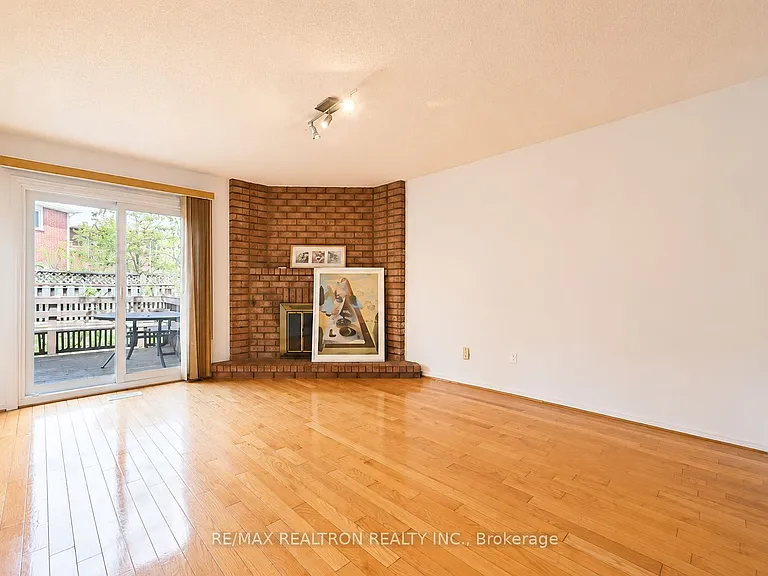 10 Pinewood Dr — Photo 14