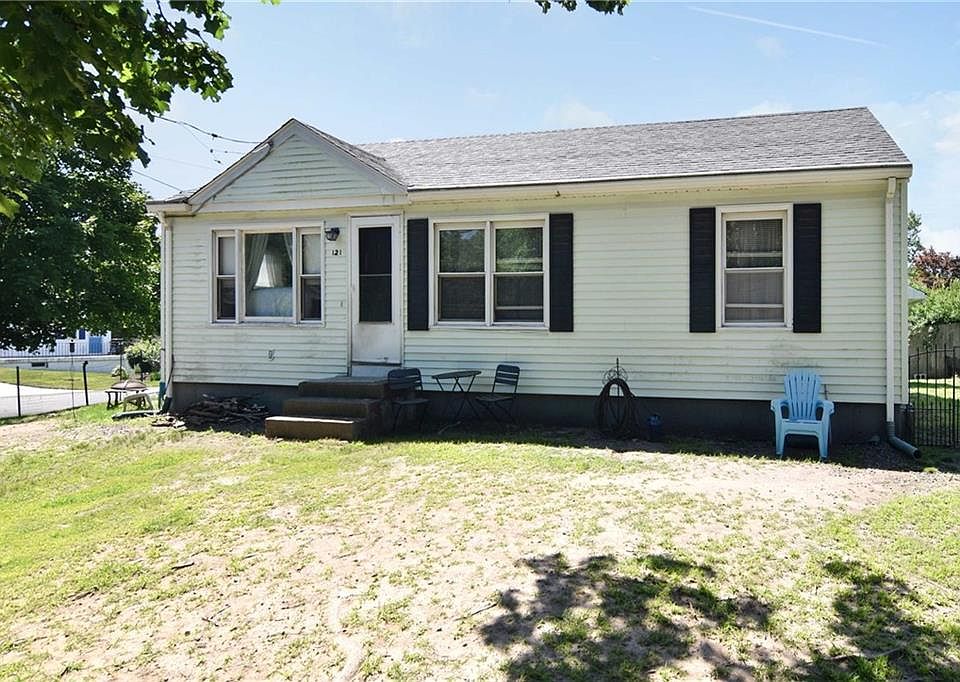 121 Cowesett Ave, West Warwick, RI 02893 Zillow