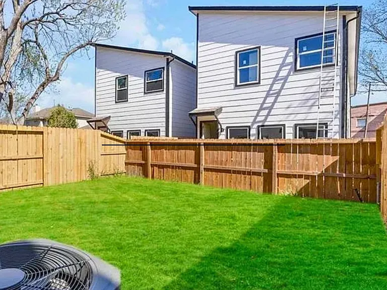 4117 Shelby Cir #B — Photo 15