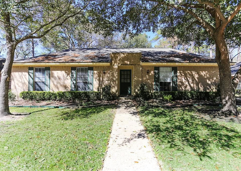 1st image of 15027 Forest Lodge Dr