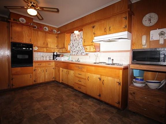 3rd image of 5605 Walla Ave