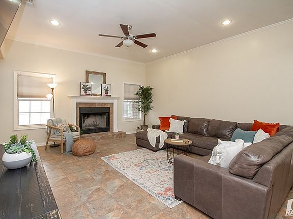 3rd image of 101 Las Lomas Dr