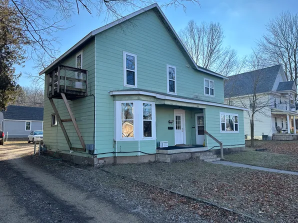 814 10th St E, Menomonie, WI 54751