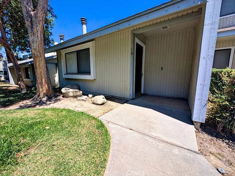 1965 Coulston St #10 — Photo 8