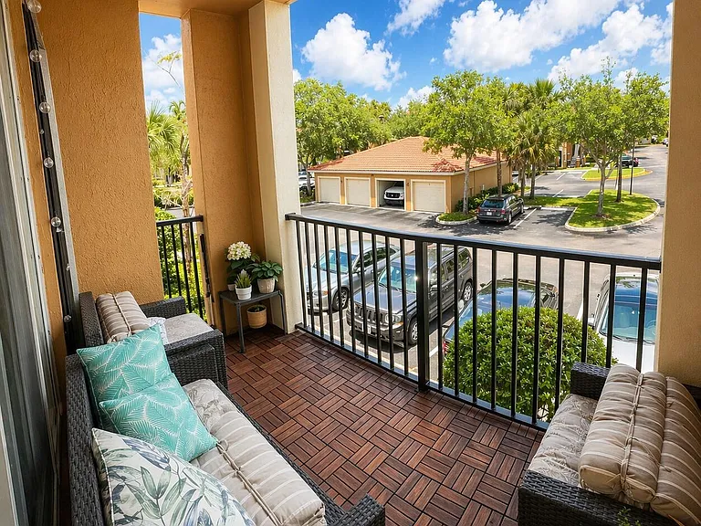 7980 N Nob Hill Rd #205 — Photo 23