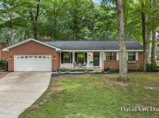 4930 Poinsettia Ave SE, Kentwood, MI 49508