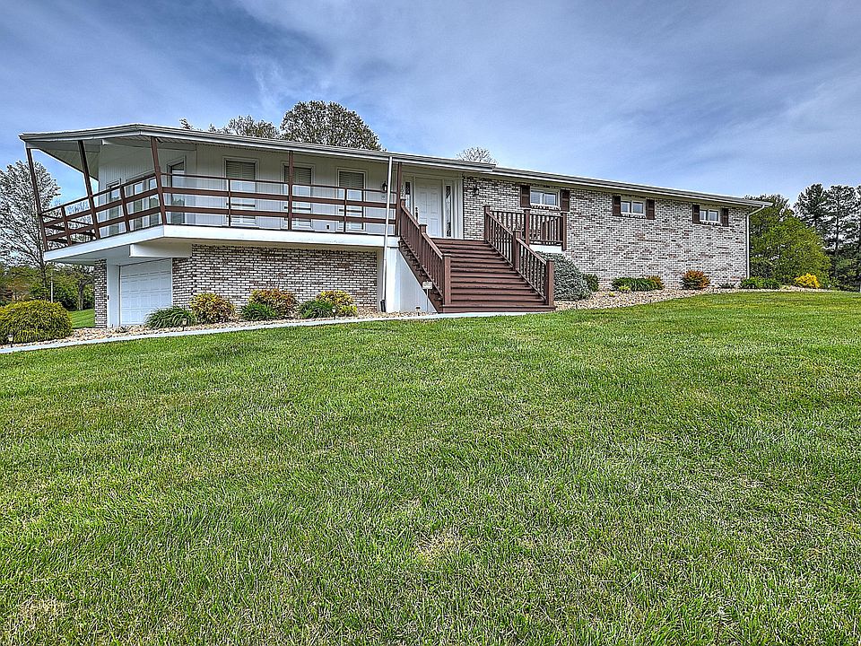 1st image of 102 Richardson Dr