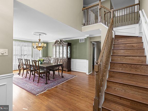 2nd image of 2877 Thornbrook Rd