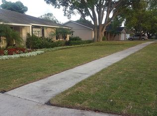 2224 Spyglass Hill Cir, Valrico, FL 33596