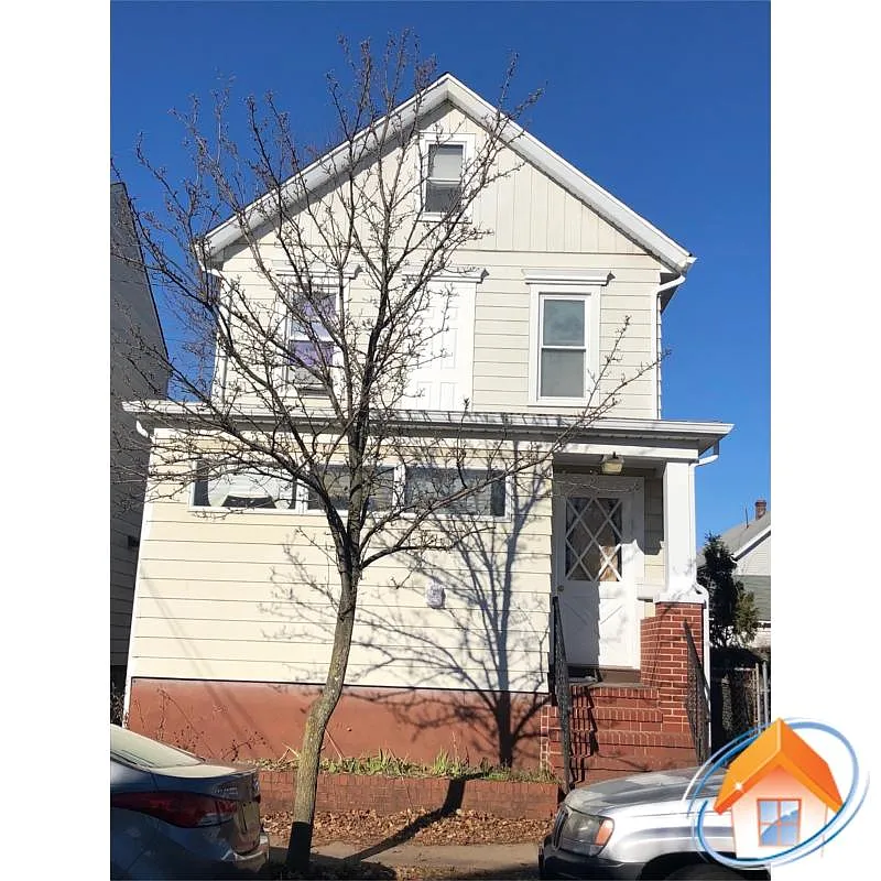 45 Richardson St photo 1