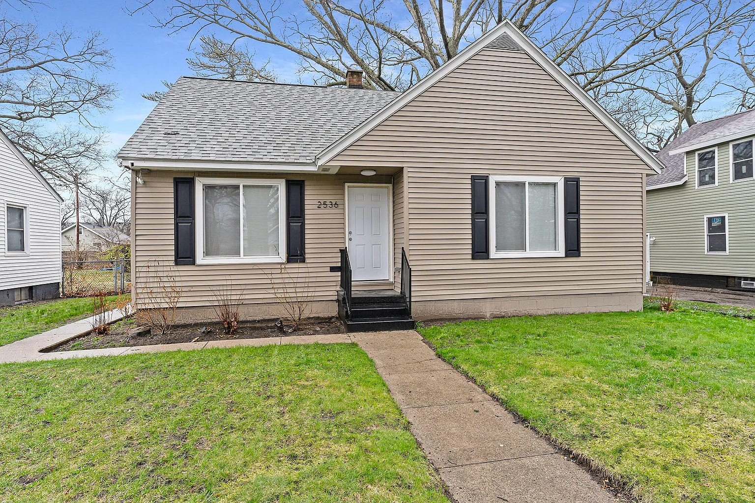 2536 Hoyt St photo 1