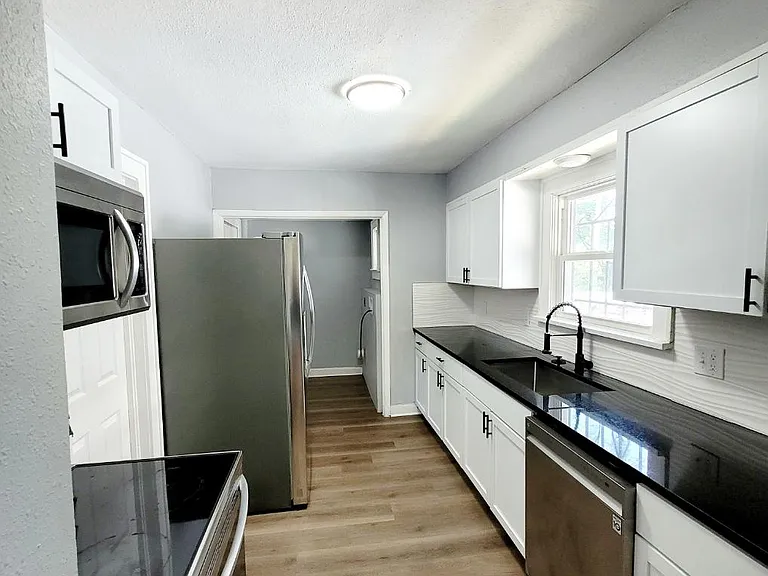 5248 Euclid Ave — Photo 19