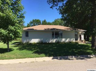448 9th St, Westbrook, MN 56183