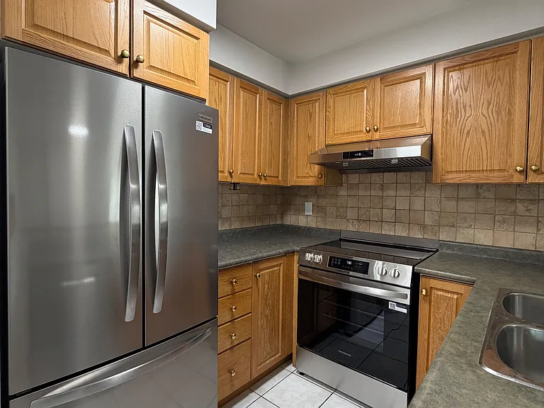 7 Lorraine Dr #612 — Photo 5