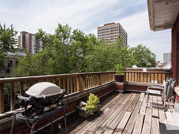 4th image of 910 W Gunnison St #3C