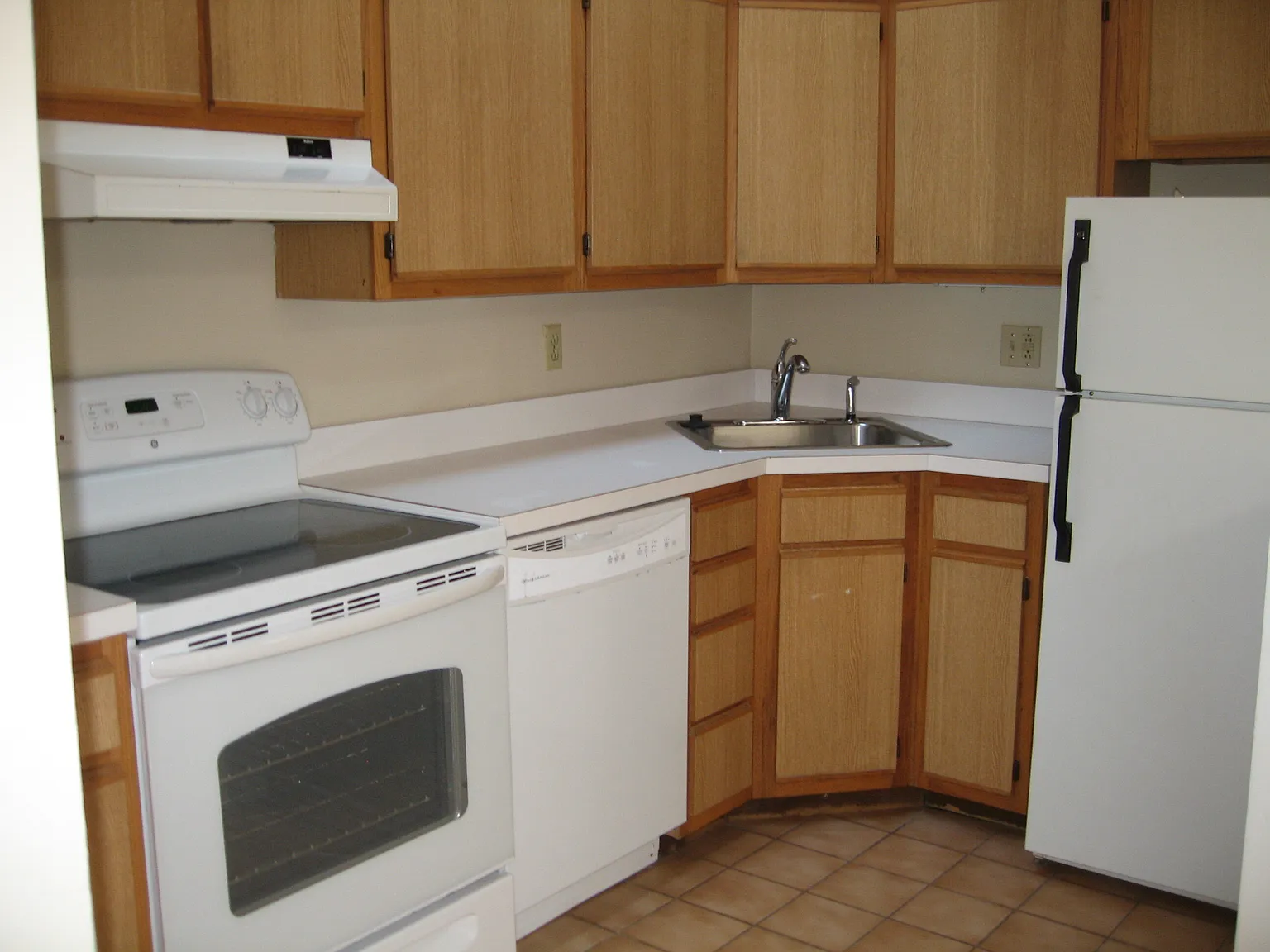 497-499 Conarroe - B — Photo 3