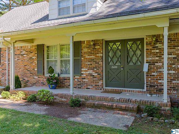 3rd image of 2600 Arrow Wood Dr SE