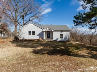 21940 Sawmill Rd, Siloam Springs, AR 72761