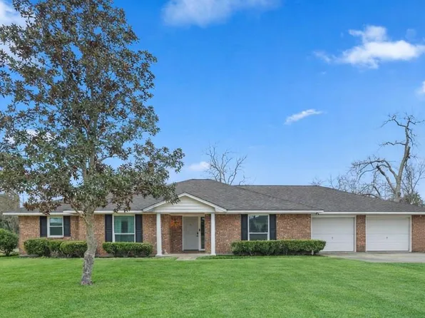 1112 Knox Ln, Wharton, TX 77488