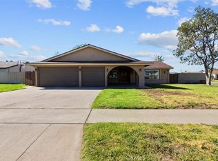 661 Woodhill St, Rialto, CA 92376