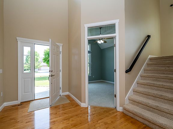 4th image of 2365 Perry Dr