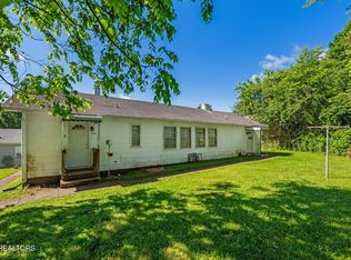 117 S Lansing Rd, Oak Ridge, TN 37830