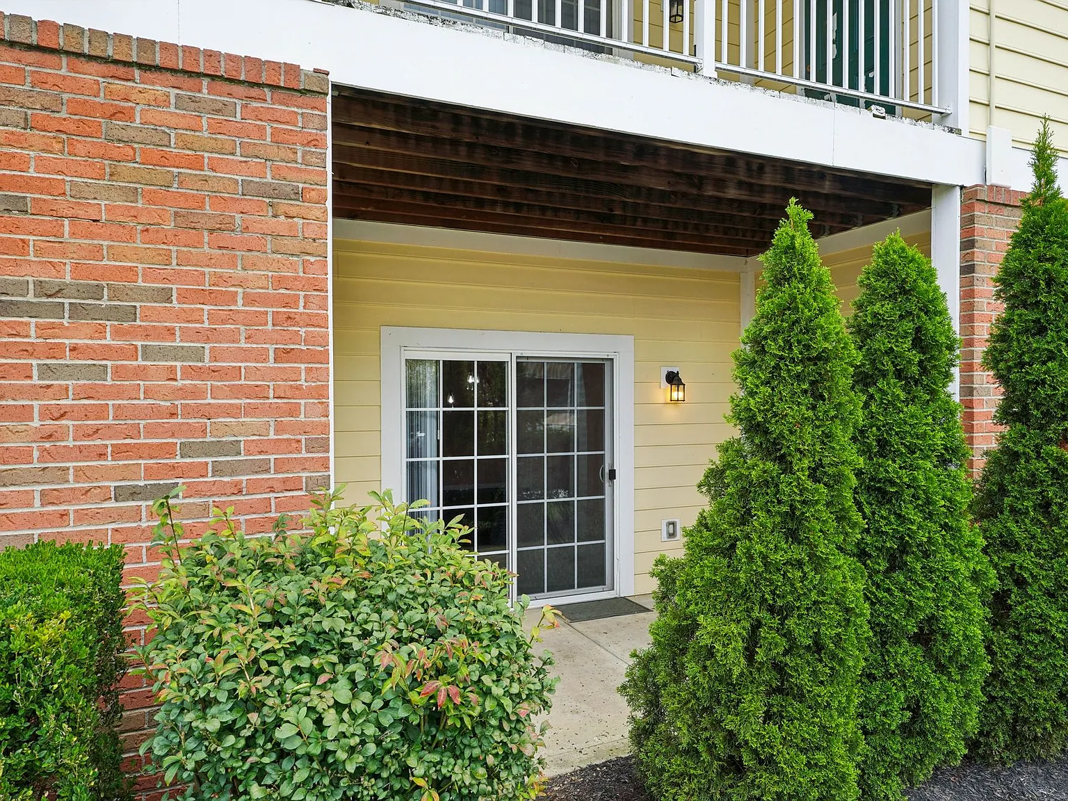 2 bed, 1200 sqft, $1,799 — Photo 4