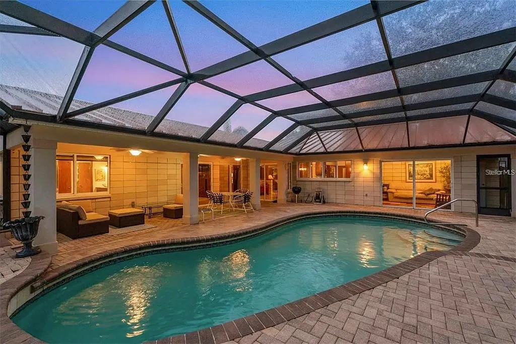 4 bed, 3.0 bath, 2528 sqft, $4,500 — Photo 3