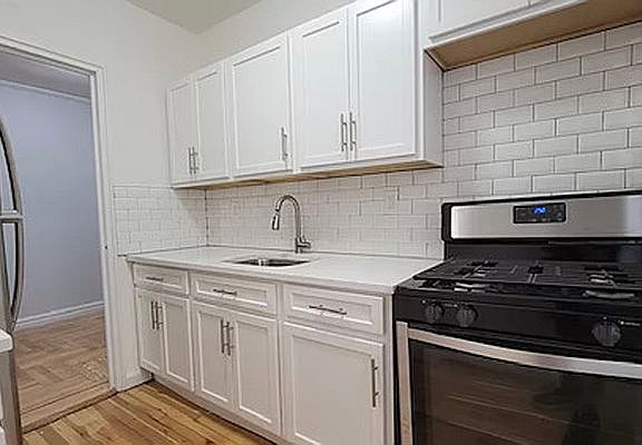 5th image of 729 W 186th St #6L