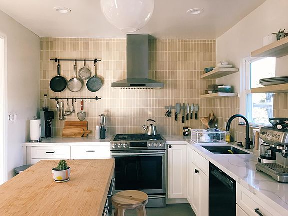 3rd image of 230 Ashbury Ave