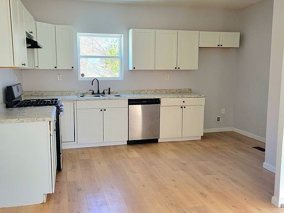 5th image of 340 N Aurora St