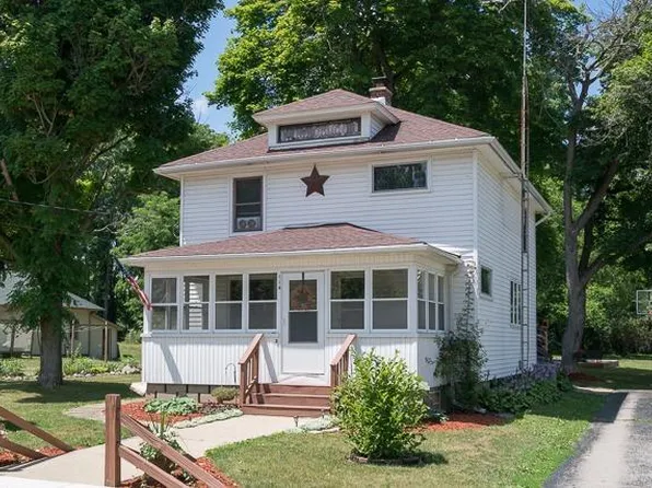 114 N King St, Brooklyn, MI 49230