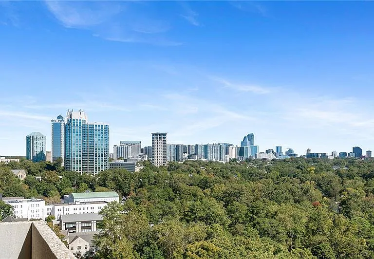 2575 Peachtree Rd NE #22A — Photo 8